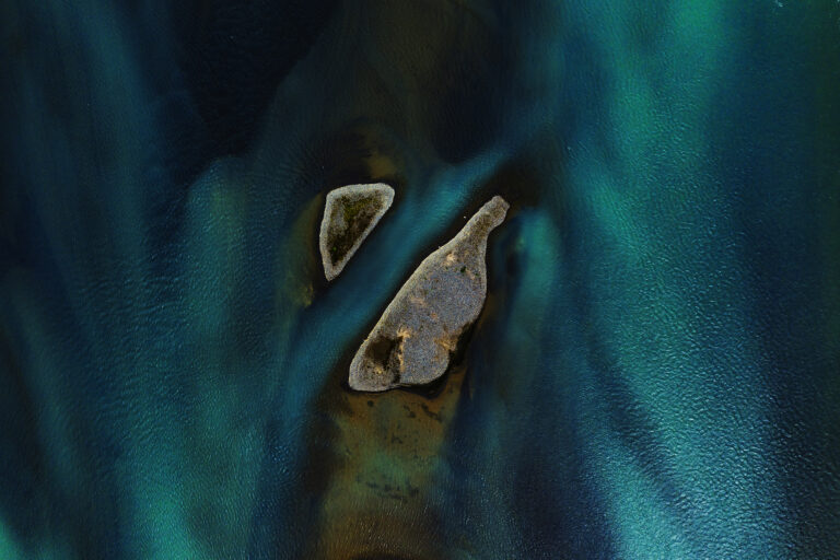 László Simán - isles